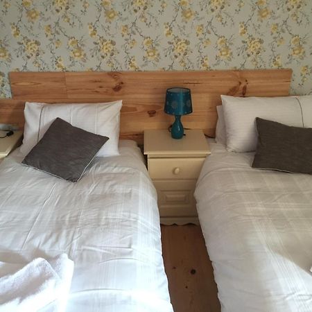 A Selection Of Self Catering Holiday Homes At Kilcloon Cottages เมย์นูท ภายนอก รูปภาพ
