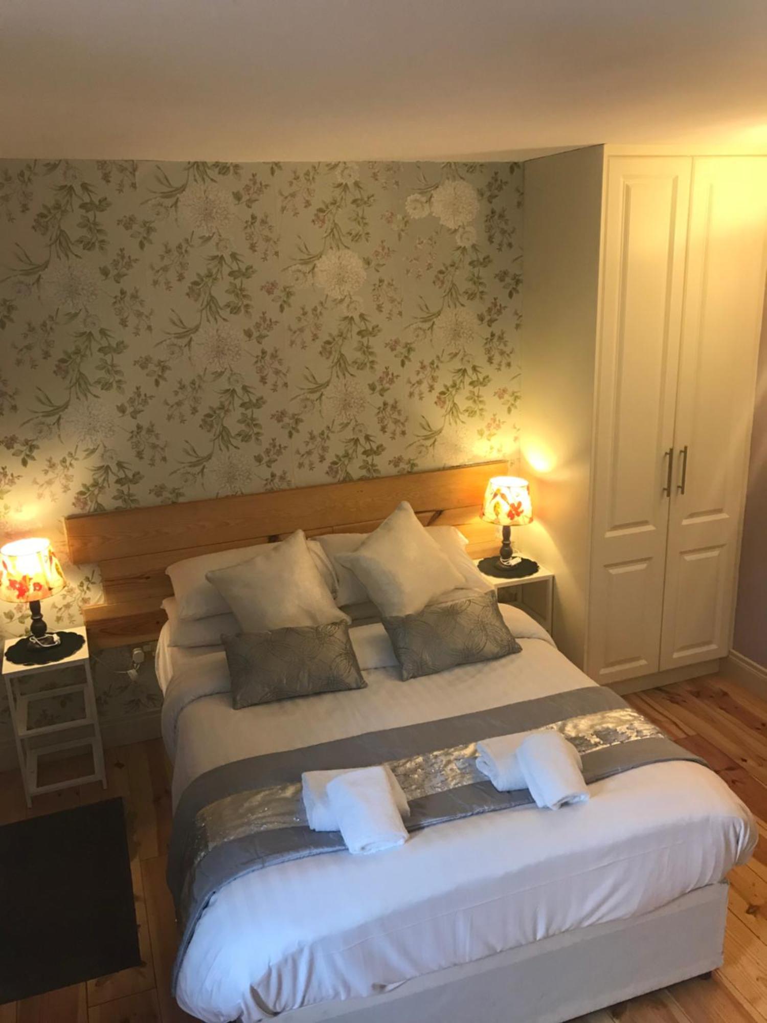 A Selection Of Self Catering Holiday Homes At Kilcloon Cottages เมย์นูท ภายนอก รูปภาพ